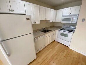 32 Boylston St, Unit 3 in Boston, MA - Building Photo - Building Photo