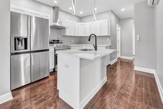 877 Madison Ave in Bridgeport, CT - Building Photo - Building Photo