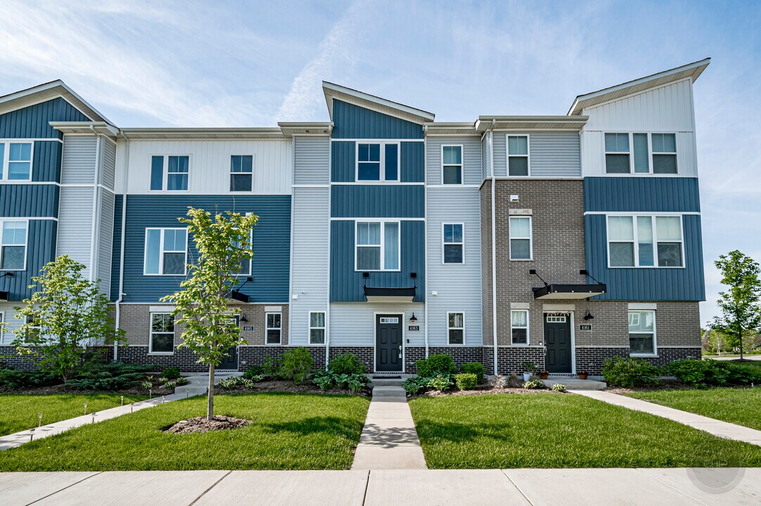 4163 Calder Ln in Aurora, IL - Building Photo