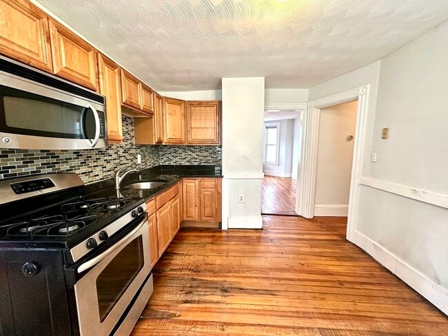 82 Dexter Ave in Watertown, MA - Building Photo - Building Photo