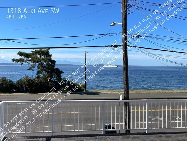 1318 Alki Ave SW in Seattle, WA - Foto de edificio - Building Photo