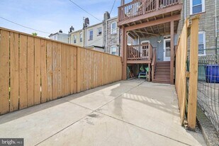 149 N Potomac St in Baltimore, MD - Building Photo