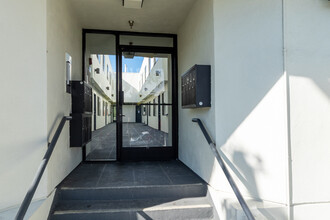 Oxford Court Apartments in Los Angeles, CA - Foto de edificio - Building Photo