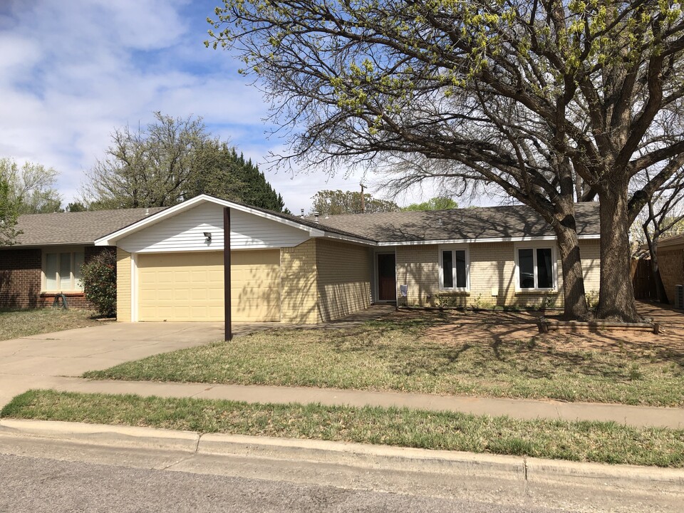 4710 59th St in Lubbock, TX - Building Photo