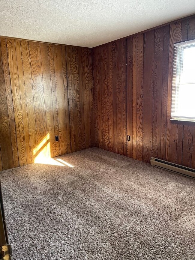 property at 621 Nelson Ct
