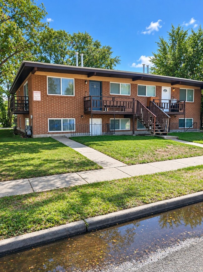 property at 1601 Ivy Cir