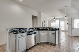 6717 Candlecreek Ln in Plano, TX - Building Photo - Building Photo