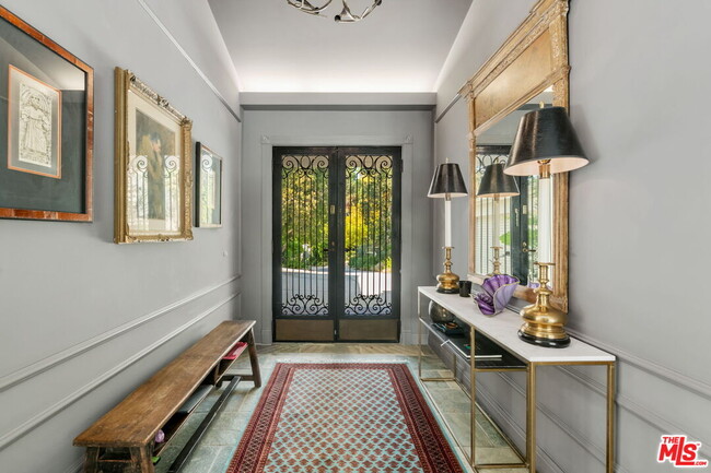 8532 Eastwood Rd in West Hollywood, CA - Building Photo - Building Photo