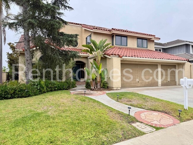 12613 Crest Knolls Ct in San Diego, CA - Building Photo - Building Photo