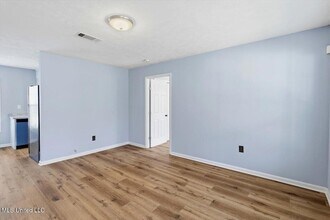 936 Jenkins St in Pearl, MS - Foto de edificio - Building Photo