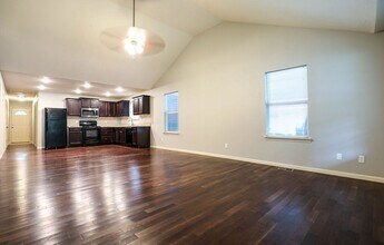 1330 S Pennsylvania Ave in Springfield, MO - Building Photo - Building Photo