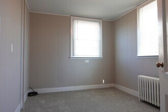 15 Greeley Ave in Sayville, NY - Building Photo - Building Photo