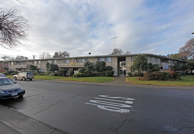 Bravado Apartments in Rancho Cordova, CA - Foto de edificio - Building Photo