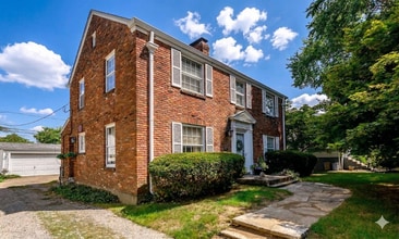 2223 Saratoga Dr in Louisville, KY - Building Photo - Building Photo