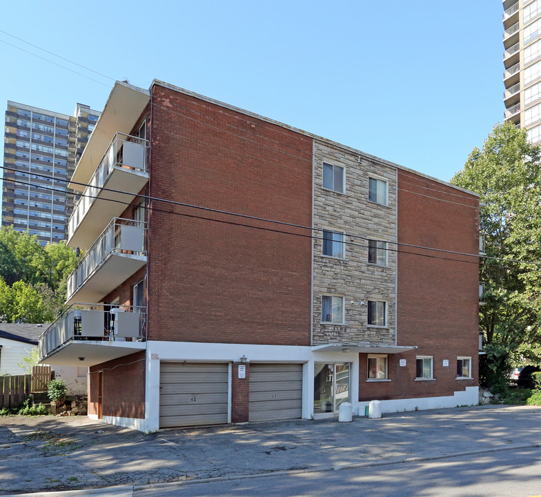 170 Charlton Ave E in Hamilton, ON - Building Photo