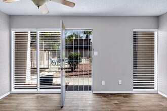 1828 W Tuckey Ln in Phoenix, AZ - Building Photo - Building Photo