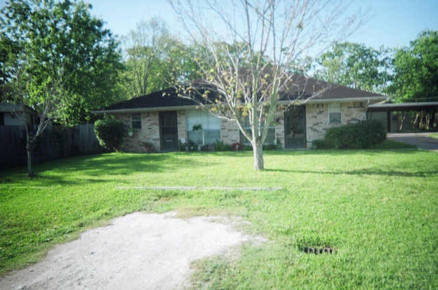 Spenwick Place 2 in La Porte, TX - Building Photo