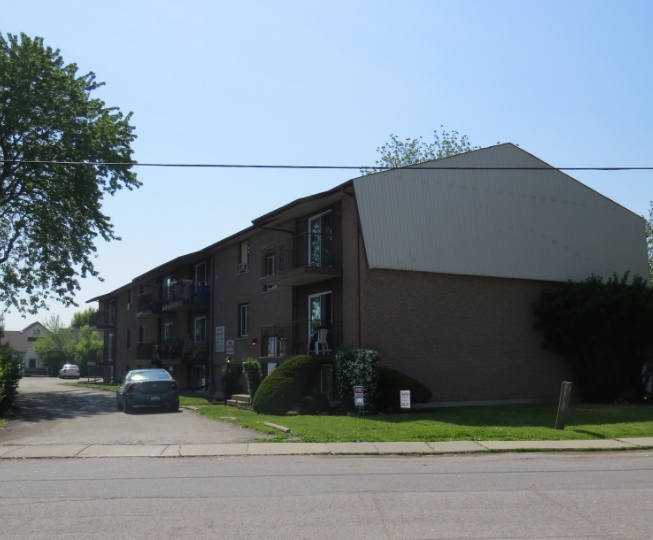 70 Cannifton Rd in Belleville, ON - Building Photo