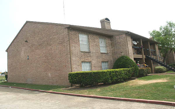 South Chase Apartments in Houston, TX - Building Photo - Building Photo