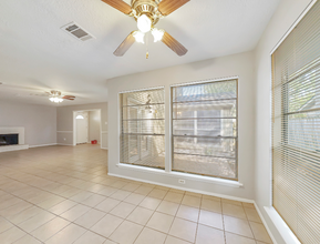 10827 Sugar Hill Dr-Unit -A in Houston, TX - Foto de edificio - Building Photo