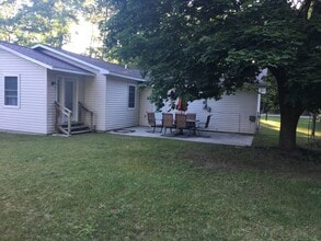 808 Livingston St in Elk Rapids, MI - Building Photo - Building Photo