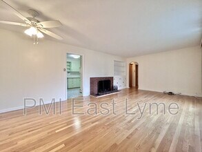 22 Whitewood St in Old Saybrook, CT - Building Photo - Building Photo