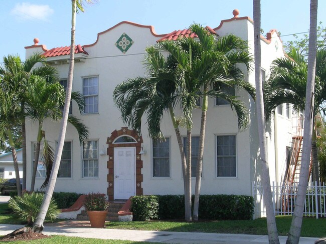 The Pershing in West Palm Beach, FL - Building Photo - Building Photo