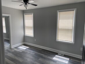 5112 Belair Rd in Baltimore, MD - Building Photo - Building Photo
