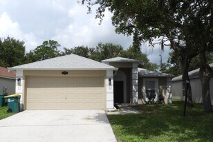 1520 Vista Lake Cir in Melbourne, FL - Building Photo