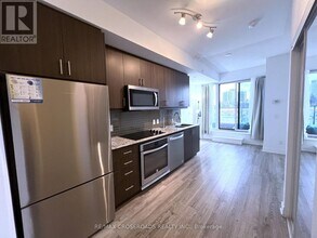 9618 Yonge St in Richmond Hill, ON - Building Photo - Building Photo