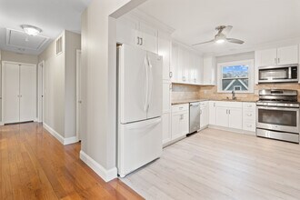 548 Downer St, Unit #2 in Westfield, NJ - Building Photo - Building Photo