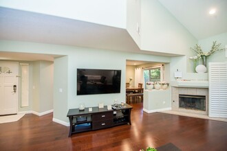 8072 E Snapdragon Ln in Anaheim, CA - Building Photo - Building Photo