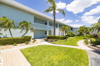 Imperial House Condominiums in Bradenton Beach, FL - Foto de edificio - Building Photo