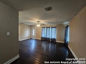 311 Eland Dr in San Antonio, TX - Building Photo - Building Photo