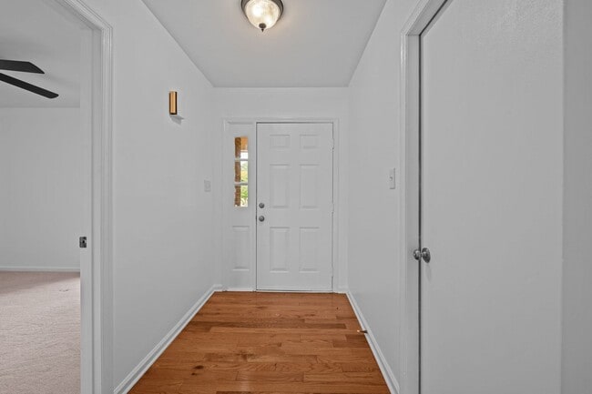 6102 Schooner Ct in New Bern, NC - Building Photo - Building Photo