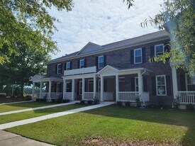 3903 Harkers Way in New Bern, NC - Building Photo