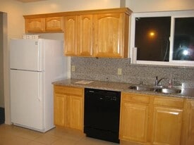 95 Eastridge Cir in Pacifica, CA - Building Photo