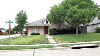 8017 Clipper St in Frisco, TX - Building Photo