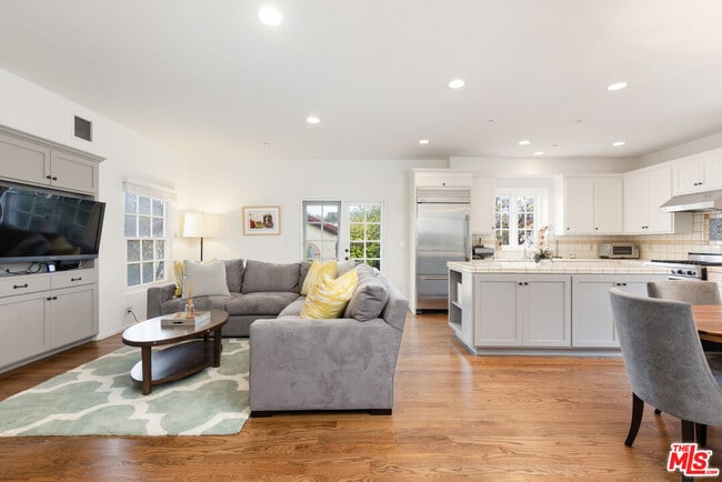 2316 Washington Ave in Santa Monica, CA - Building Photo - Building Photo