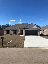 75725 Rickelin Dr in Covington, LA - Building Photo