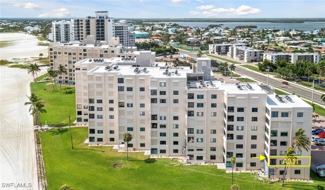 6672 Estero Blvd in Fort Myers Beach, FL - Foto de edificio - Building Photo