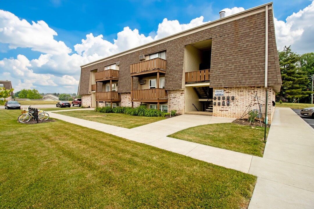 1175 N Elm St in Orrville, OH - Building Photo
