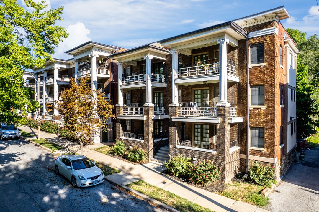 The Historic Residences at Dutch Hill in Kansas City, MO - Building Photo