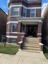 6810 S Calumet Ave in Chicago, IL - Building Photo