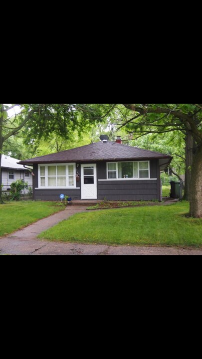 14612 Shepard Dr in Dolton, IL - Building Photo