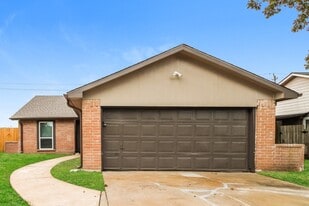 5310 Riverwood Dr in Richmond, TX - Building Photo