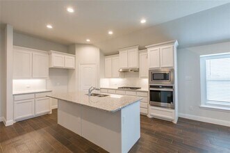 411 Cooper St in Argyle, TX - Building Photo - Building Photo