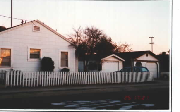 621 Poplar St in Oakdale, CA - Building Photo