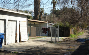 687 W 17th St in San Bernardino, CA - Building Photo - Building Photo