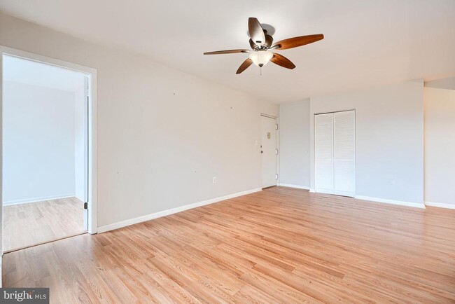 130 Royal Oak Dr in Bel Air, MD - Foto de edificio - Building Photo